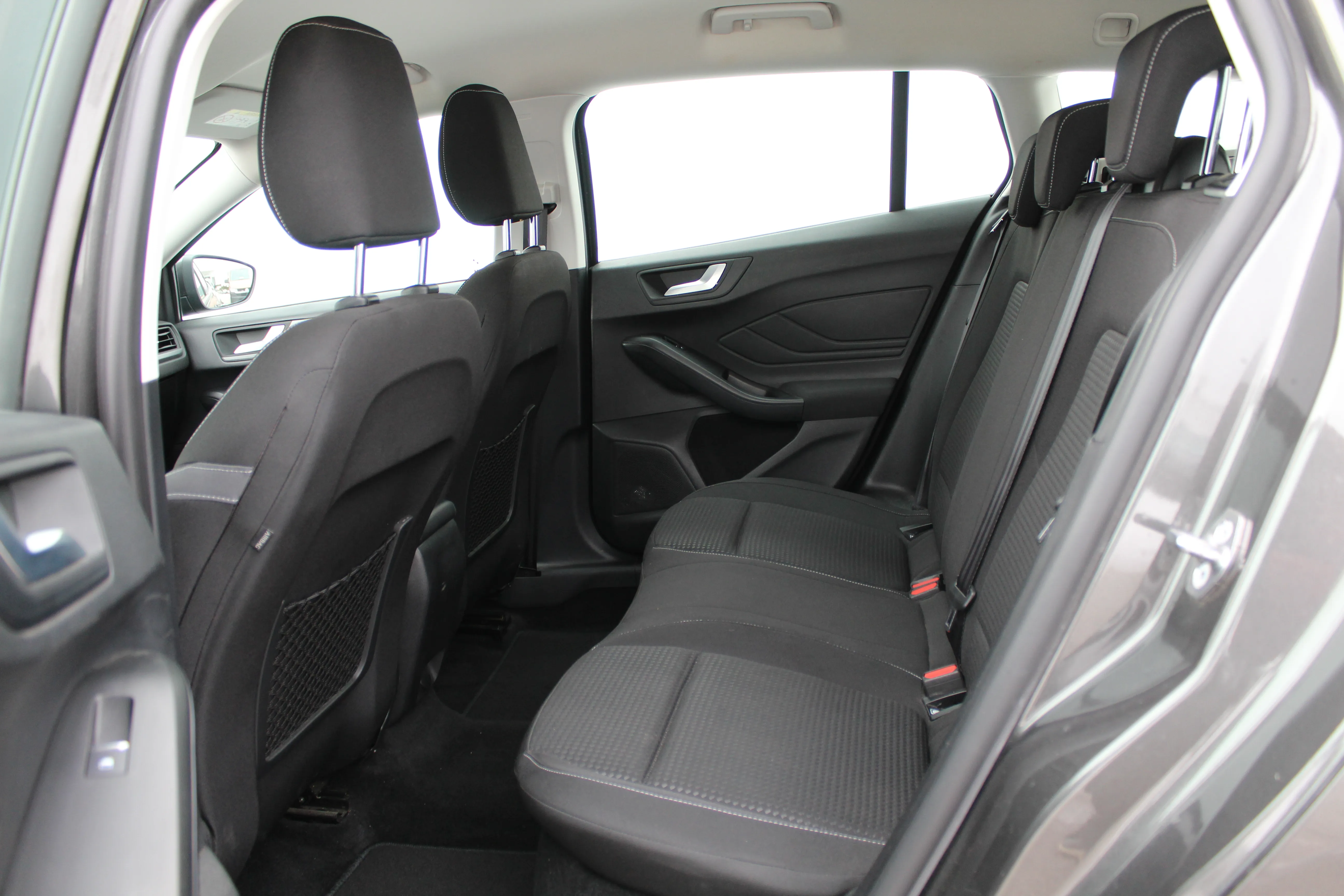 13060 ford focus karavan 1,5 ecoblue connected - slika 10