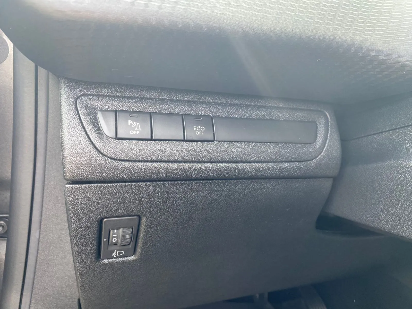 peugeot 2008 1,2 puretech automatik, navi, tempomat, 4x garancija!!! - slika 16