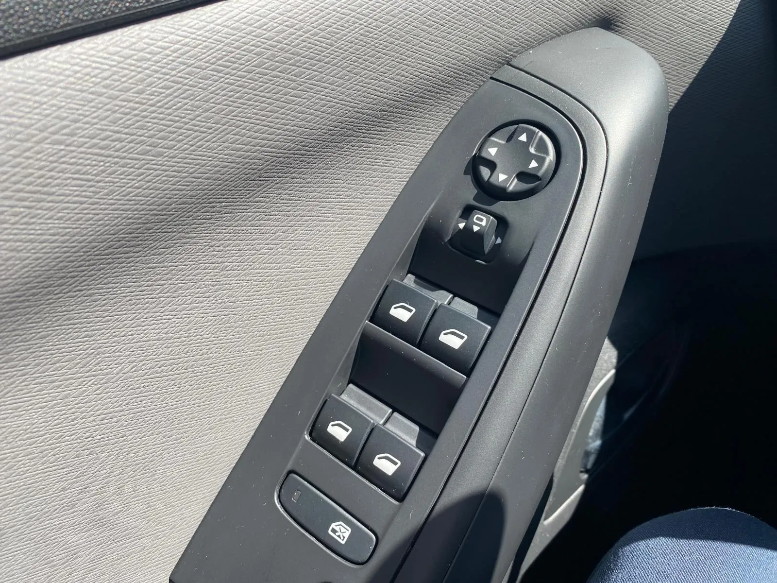 citroën c4 picasso 1.2 puretech automatik, navi, isofix, 4xgarancija! - slika 11