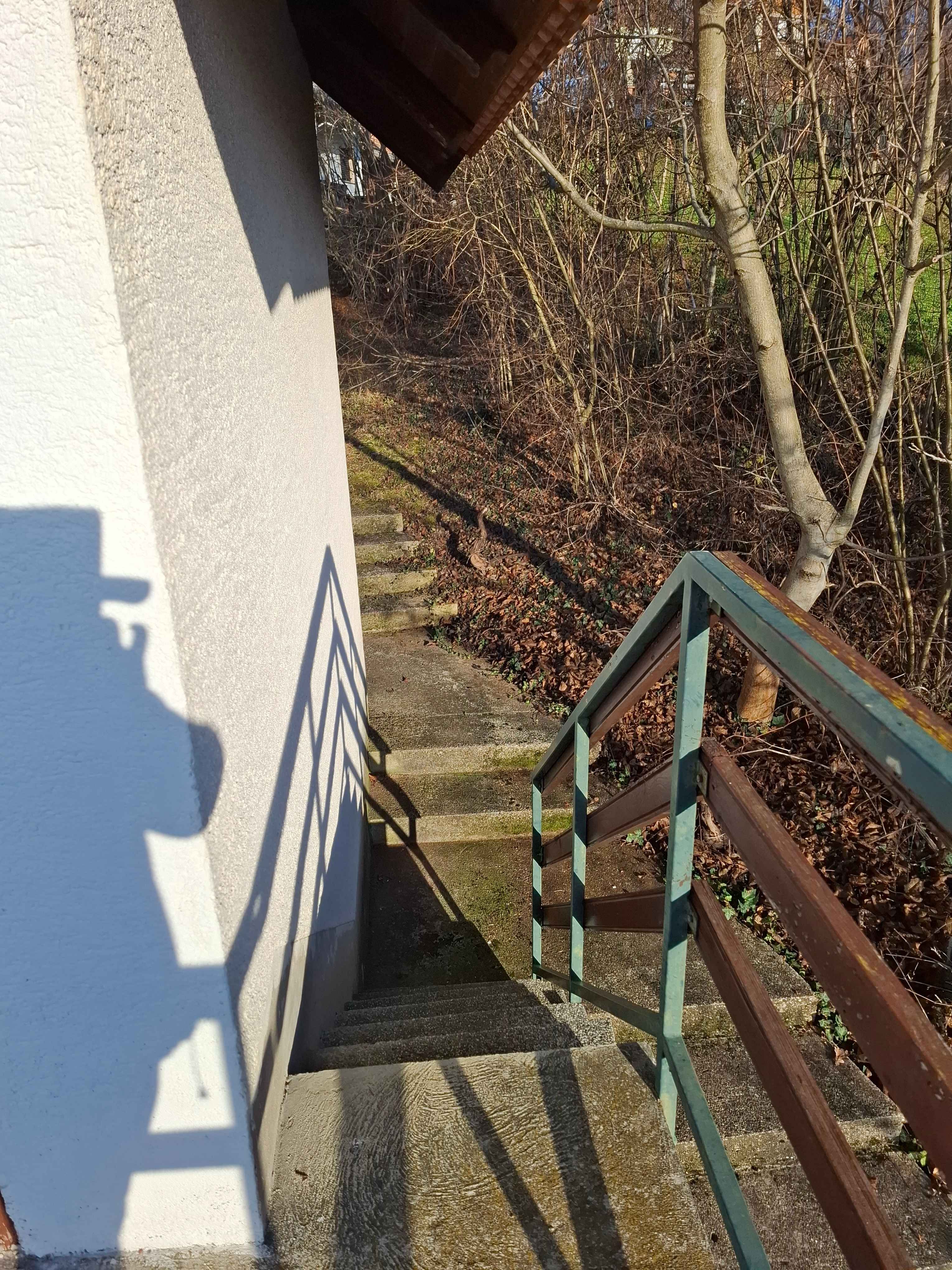 klijet sa zemljištem 710 m2 - slika 8