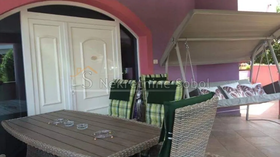 istra,pula,kuća,450.00m2 prodaja - slika 4