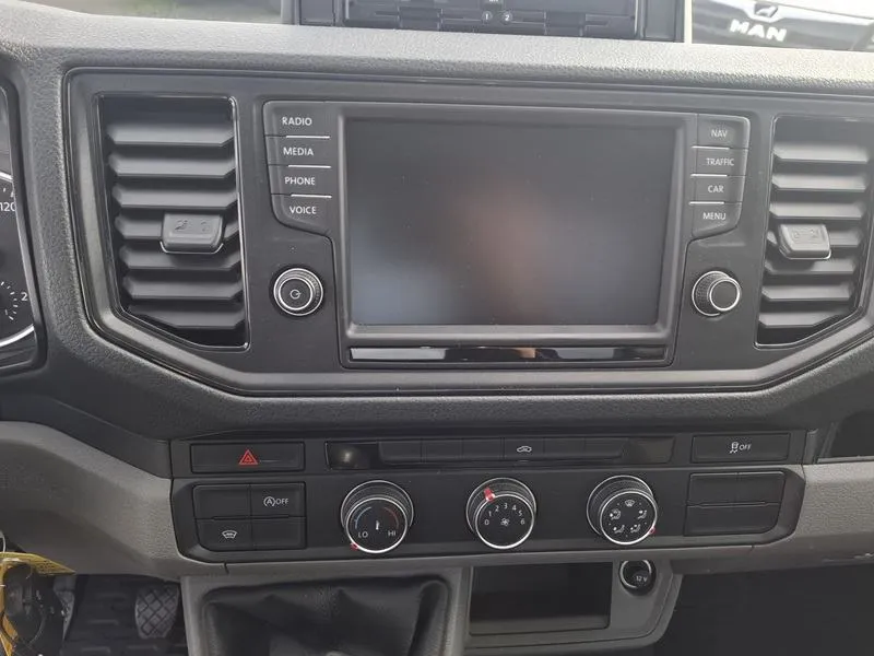 volkswagen crafter 2.0 tdi*c kategorija*klima*46000km* - slika 14