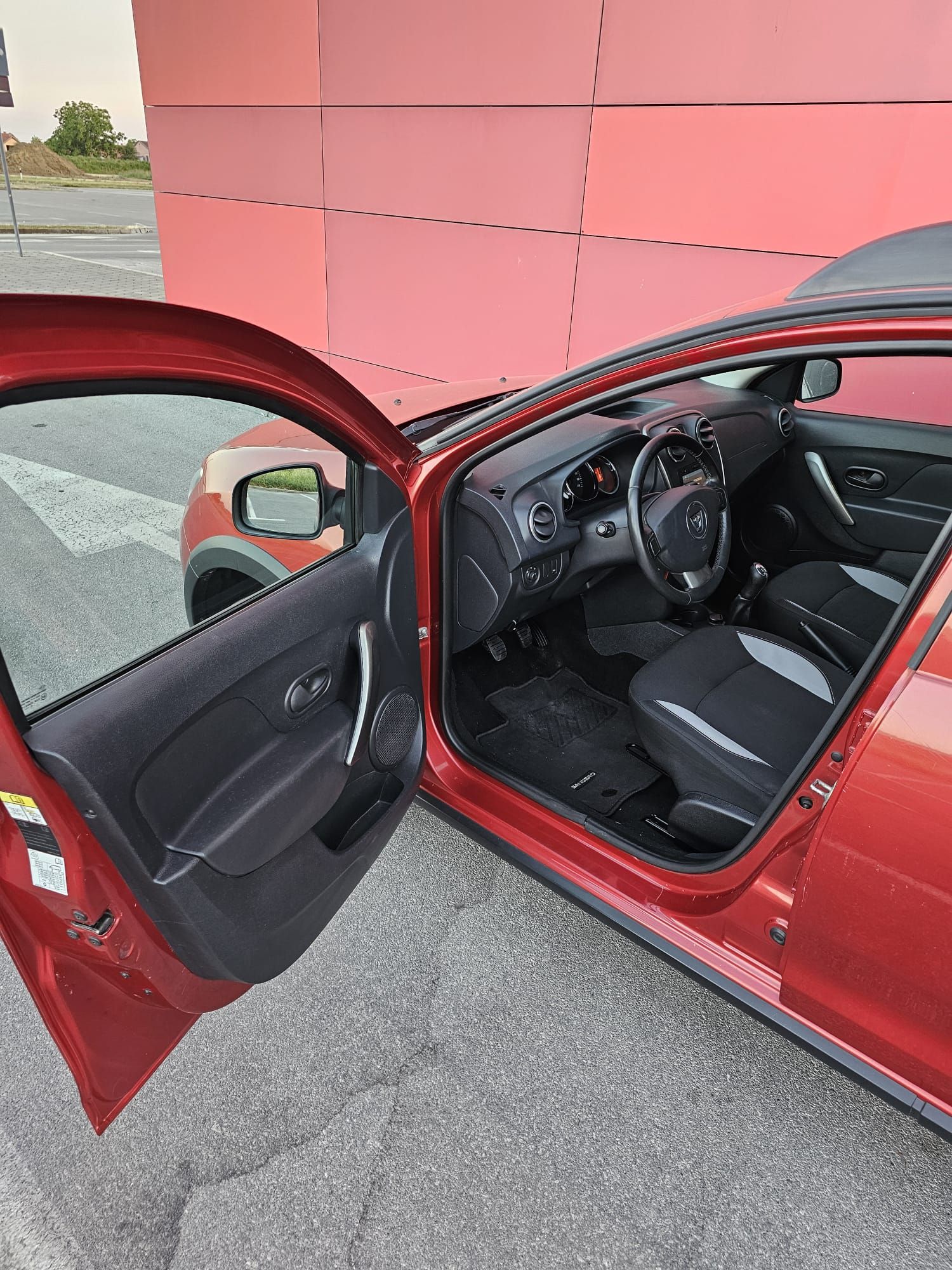 dacia sandero 1,5 dci 90 s&s ,2016 g. 167000 km - slika 11