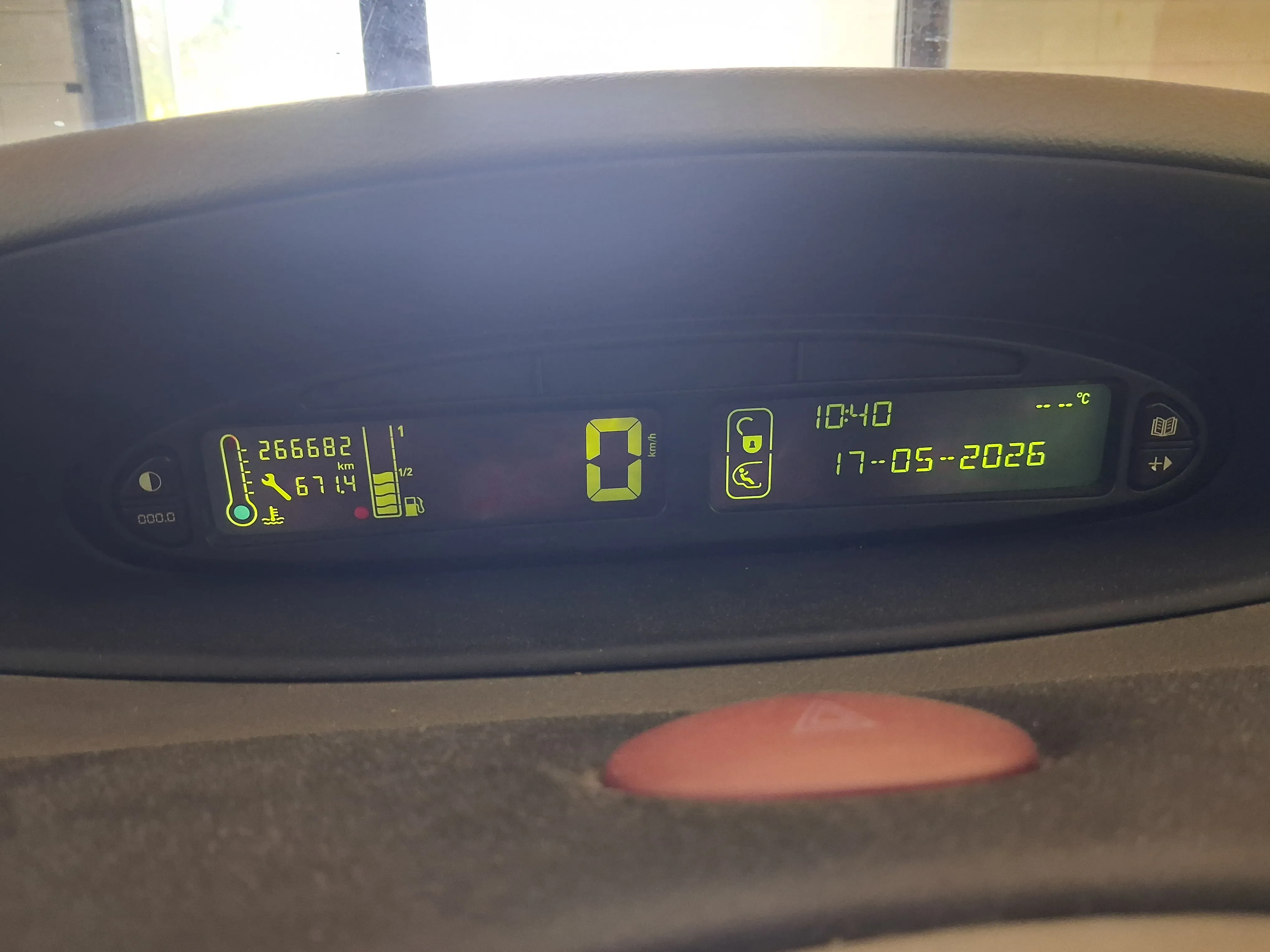 ciroen picasso 1.6 hdi 266700km reg. do 27.10.2026. 2006. g. 1500eur - slika 11