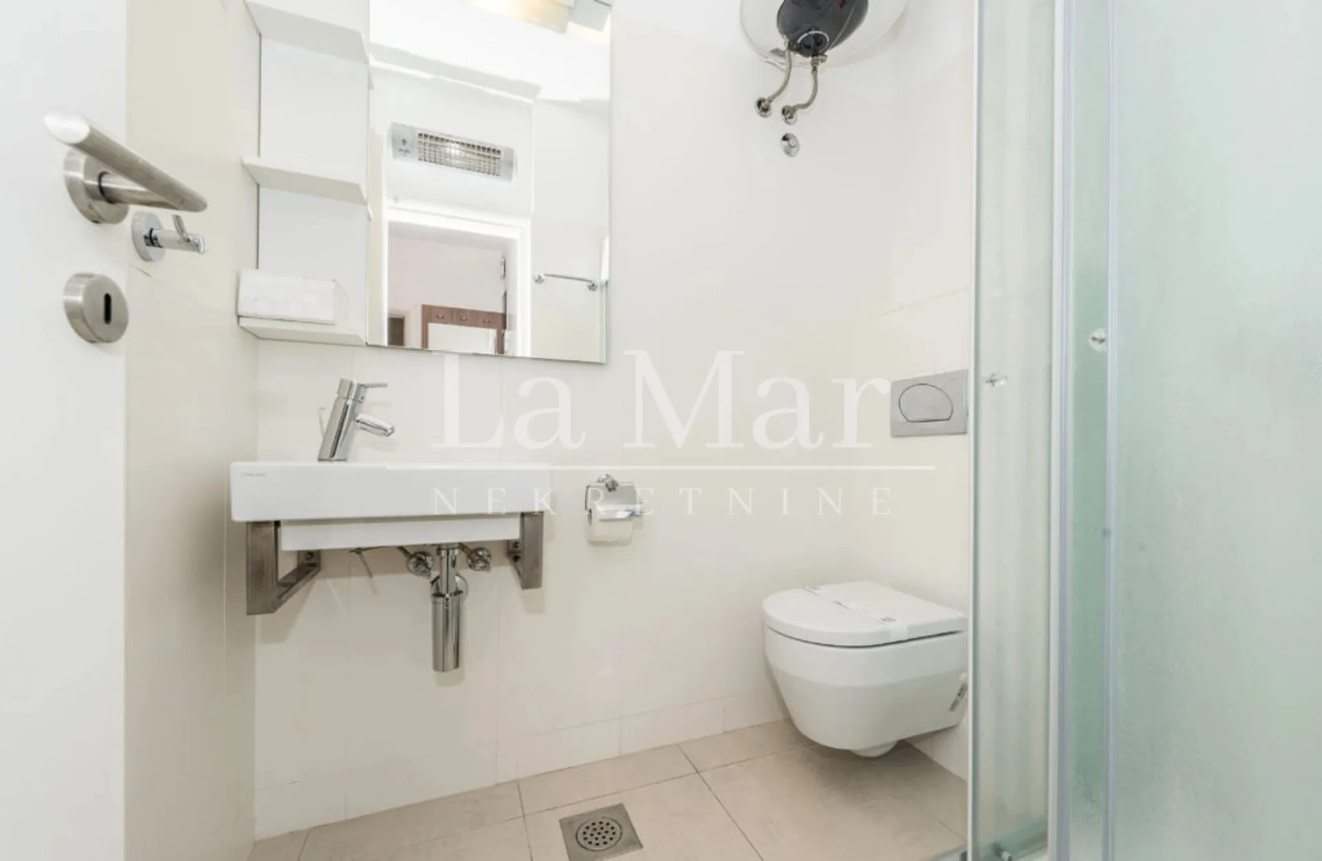 novalja- apartman prvi red do mora- e6 - 79.86 m2- ii. kat - slika 10