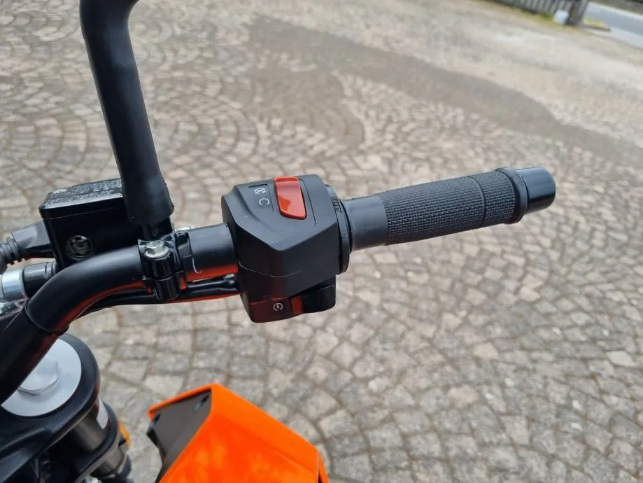 ktm duke 125 abs, a1 kategorija, s garancijom, 2019 god. - slika 7