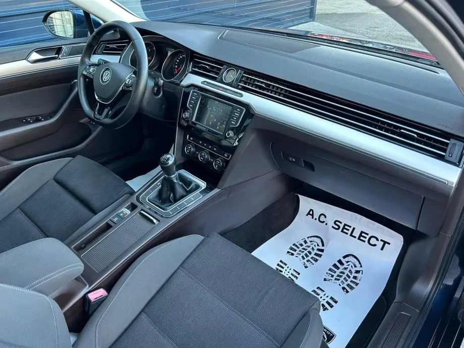 vw passat sw 2.0 tdi - 2015 - navi - servo - abs - reg 1 god !!! - slika 9