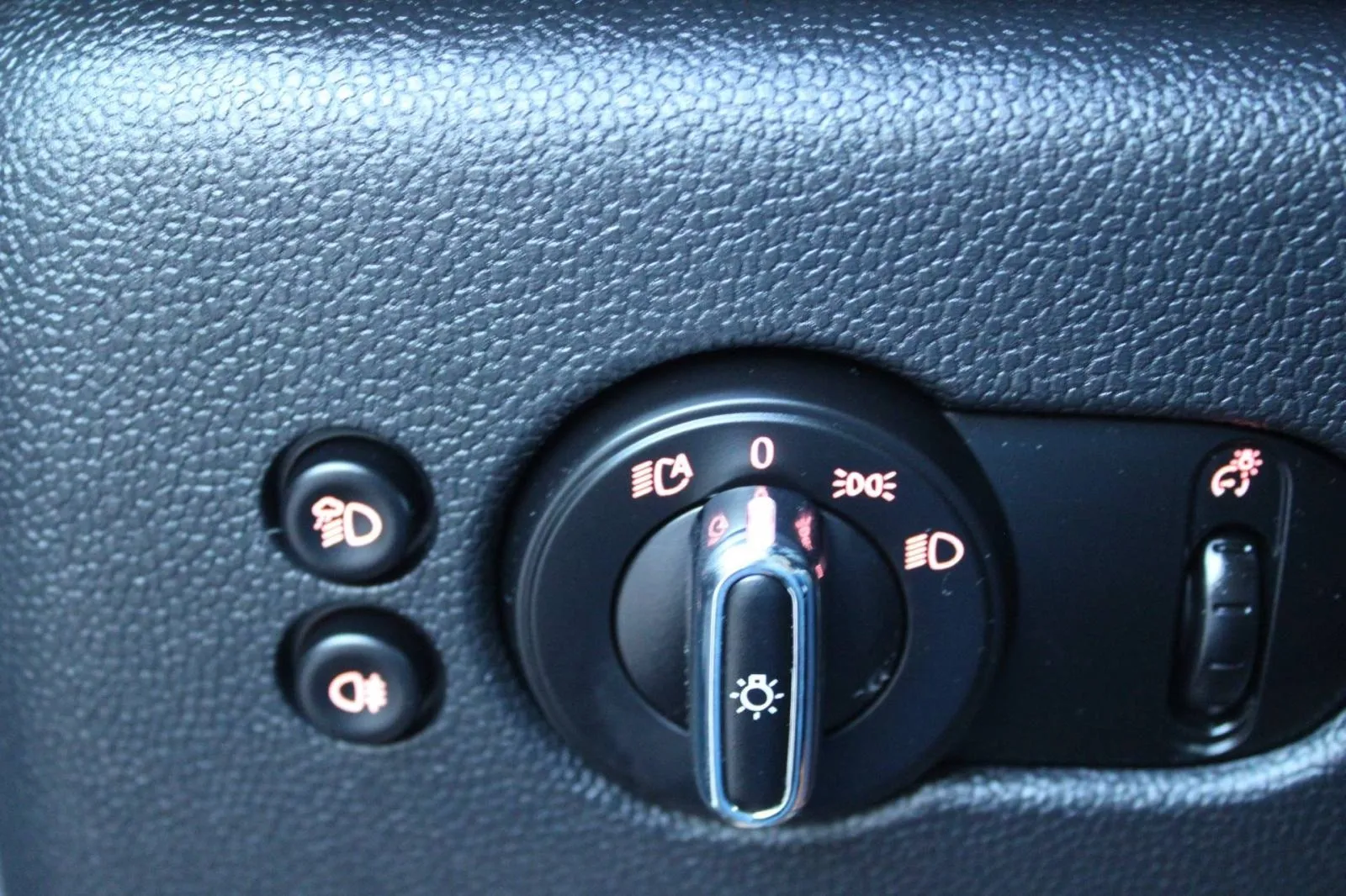 mini cabrio cooper automatik *led, navigacija, kamera* - slika 17