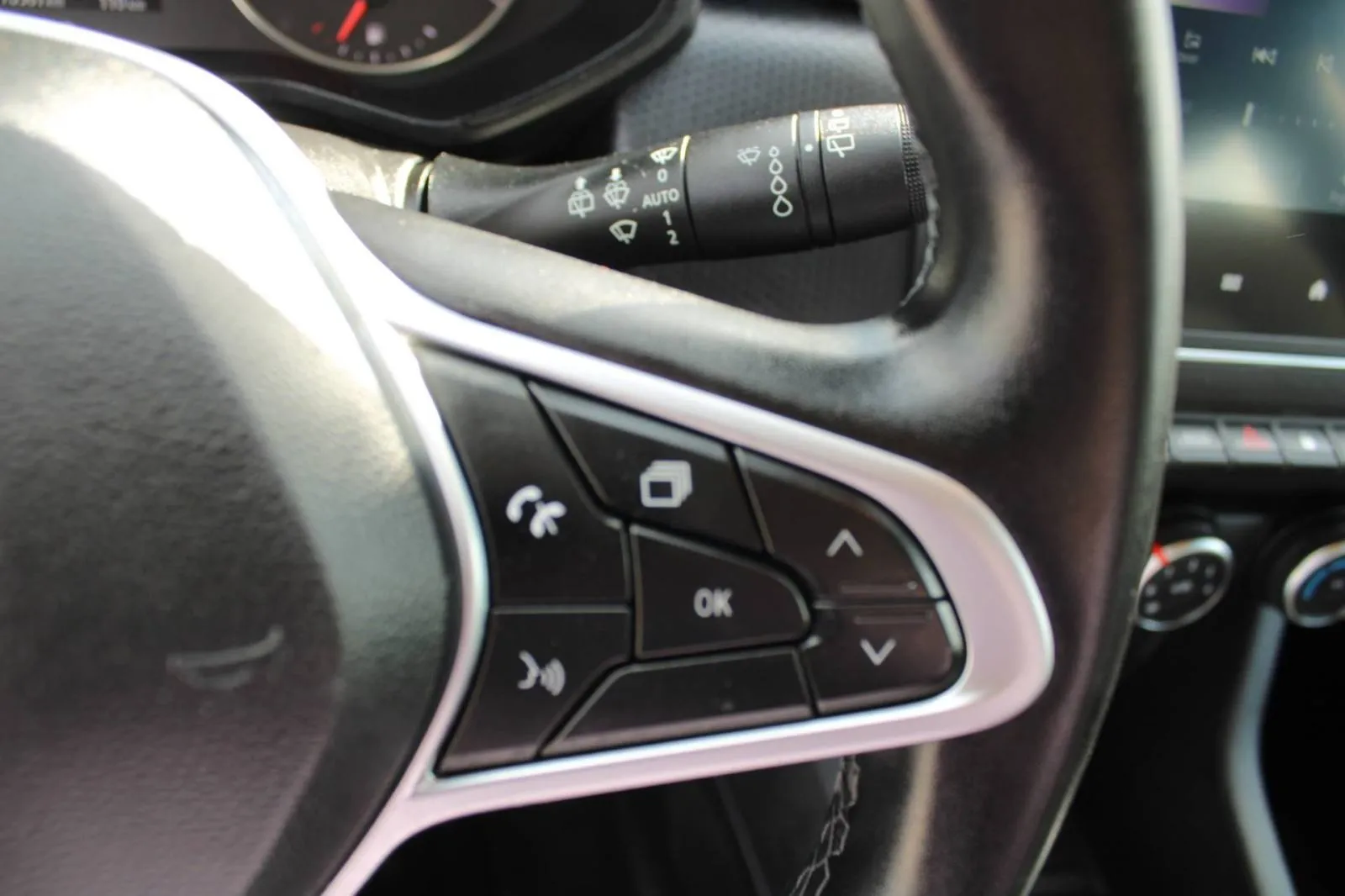 renault clio 1.0 tce equilibre - slika 18
