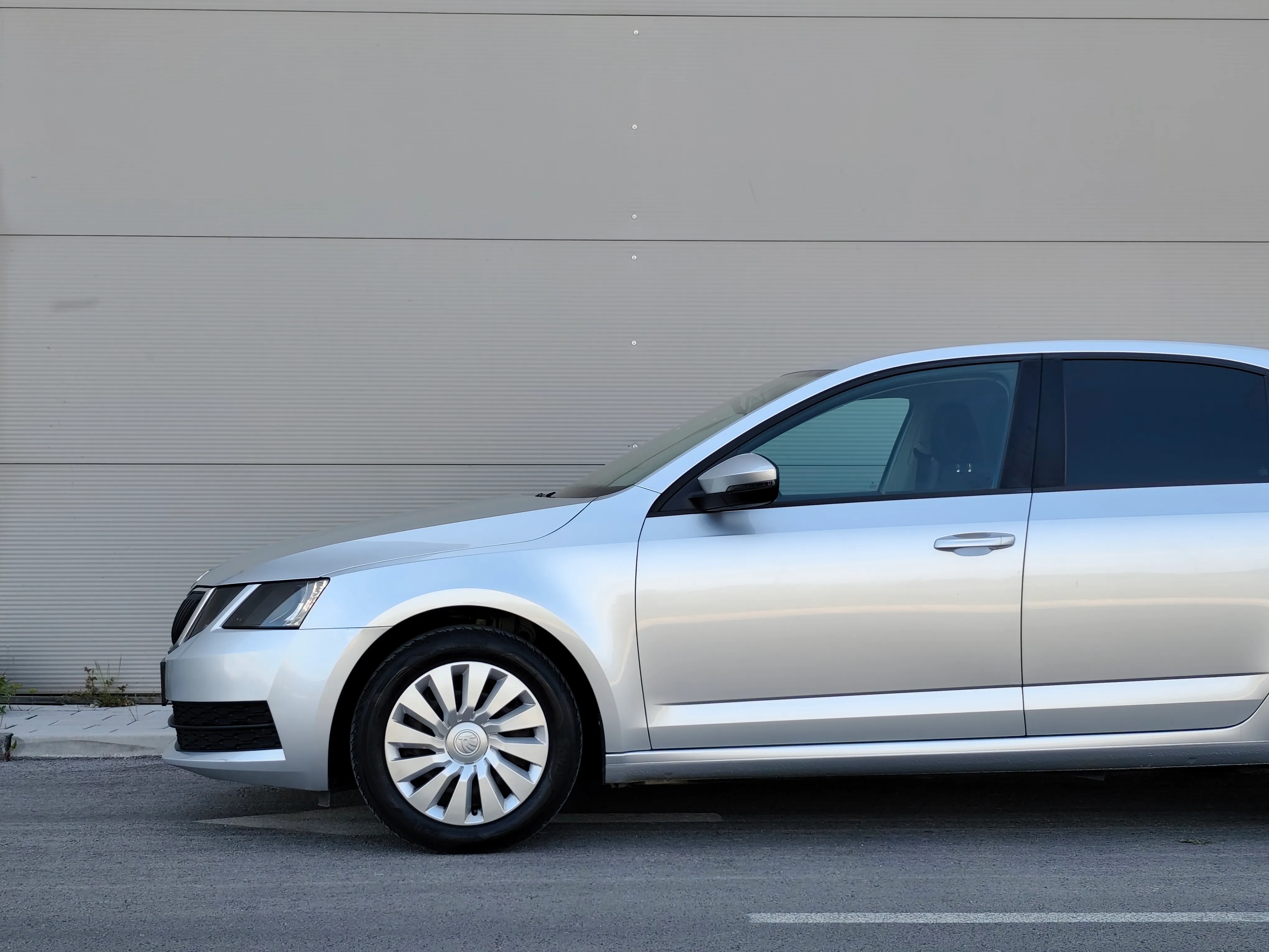 škoda octavia 1,6 tdi simply |hr auto |veliki servsi |odlično stanje - slika 5
