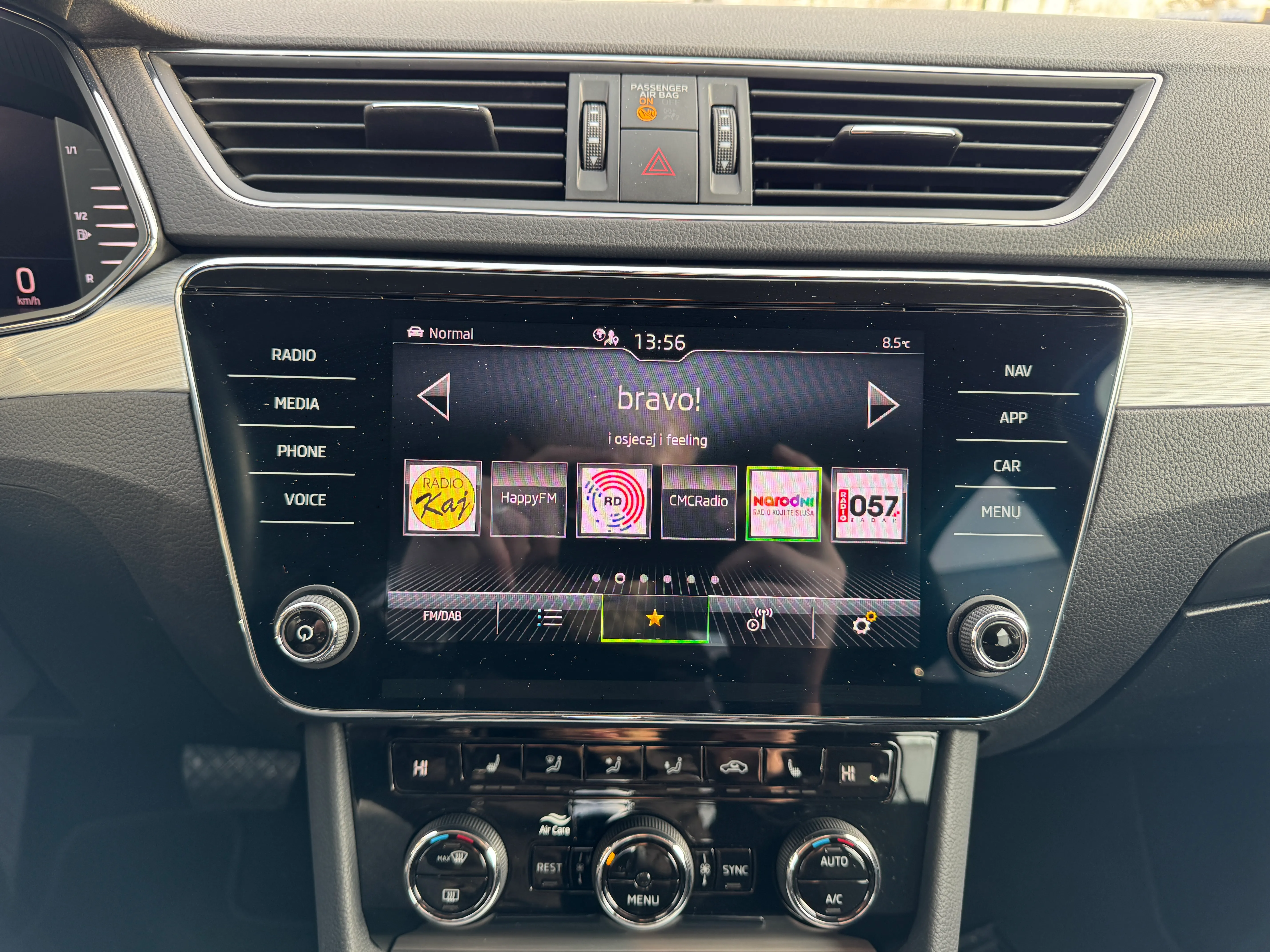 škoda superb 2,0 tdi dsg business - slika 10