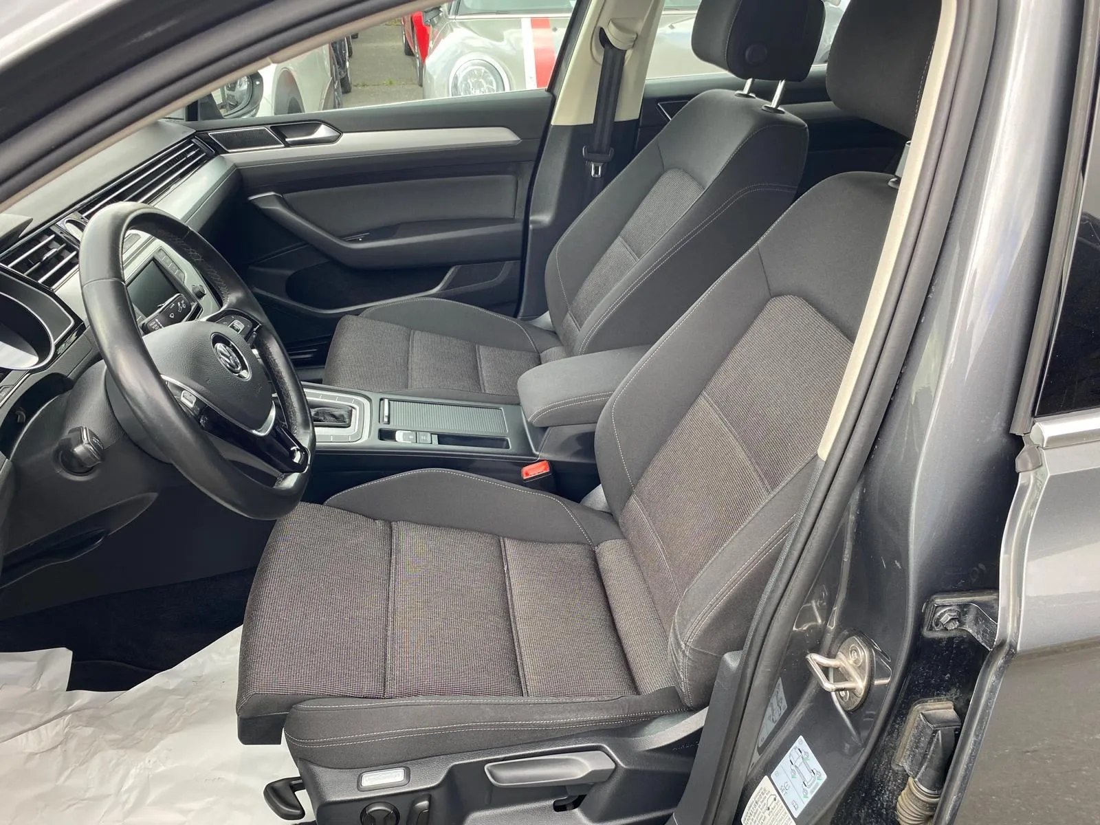 vw passat 1,6 tdi bmt dsg automatik - slika 12