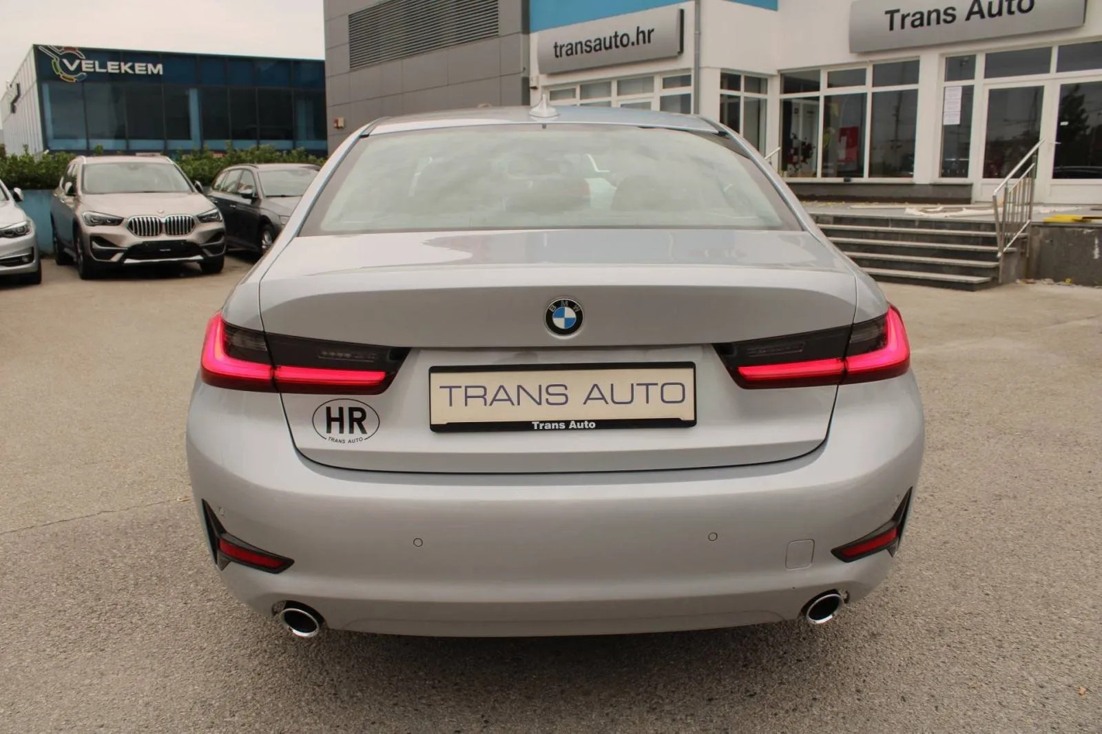 bmw serija 3 320d xdrive automatik *led, navigacija, harman kardon* - slika 6
