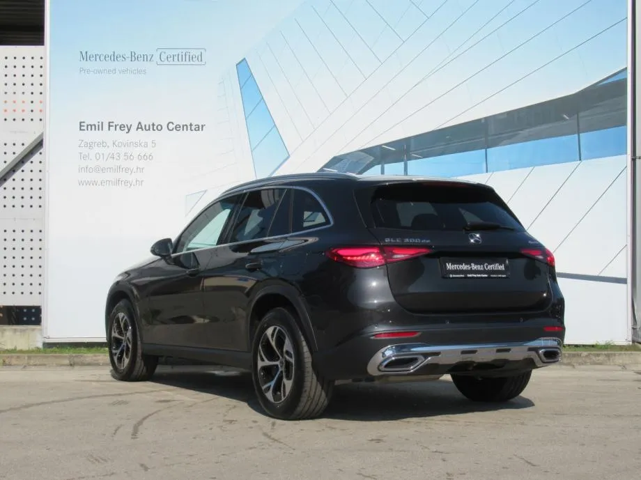 mercedes-benz glc 300 de 4matic avantgarde/panorama/burmester/memory - slika 8