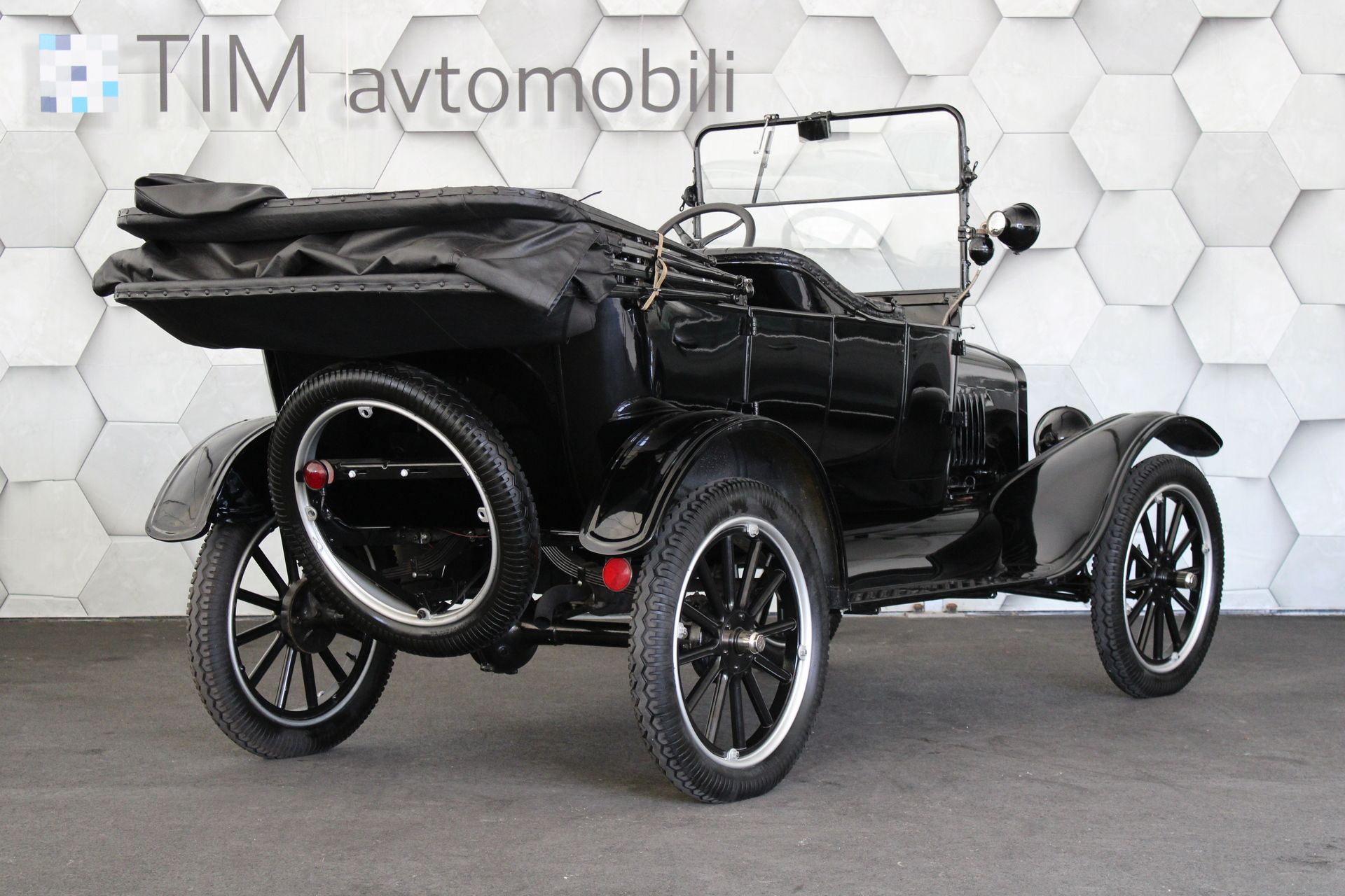 ford model t convertible - restavriran - slika 3