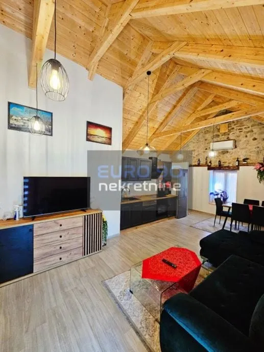 gračac- namještena kamena kuća s jacuzzijem i saunom , oaza mira !!! - slika 10