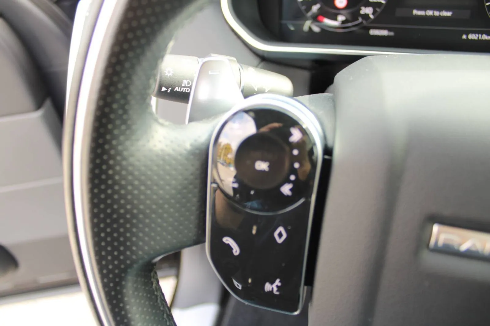 land rover range rover sport 3.0 sdv6 hse dynamic - slika 17