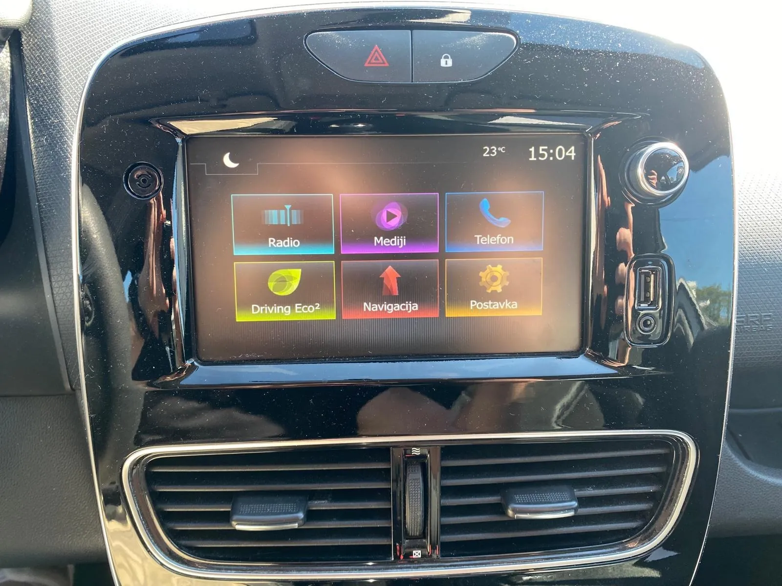 renault clio iv sw 1.5 dci, navi, tempomat, klima, 4x garancija!!! - slika 6