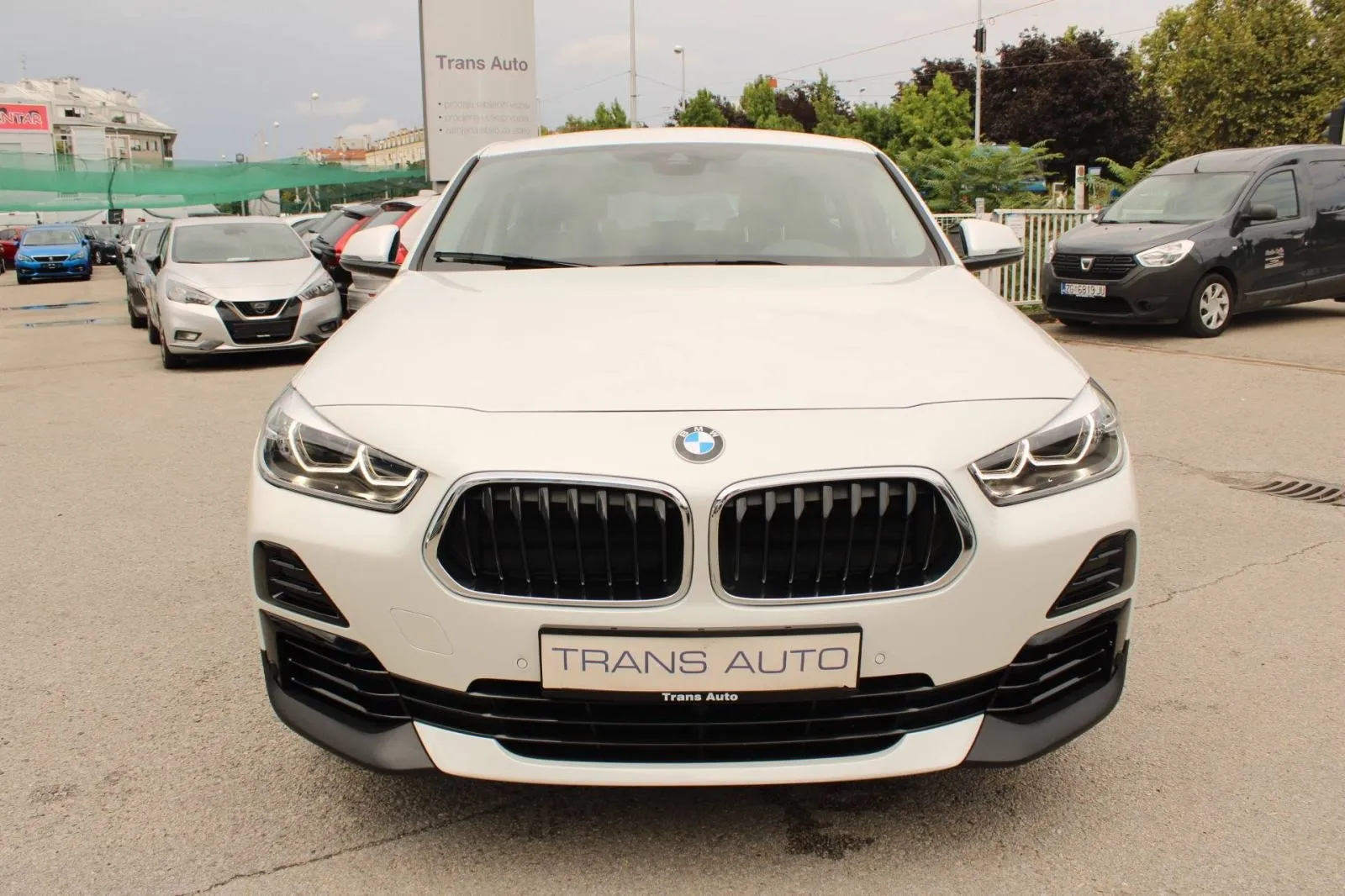 bmw x2 sdrive 18i automatik *led, navigacija, kamera* - slika 2