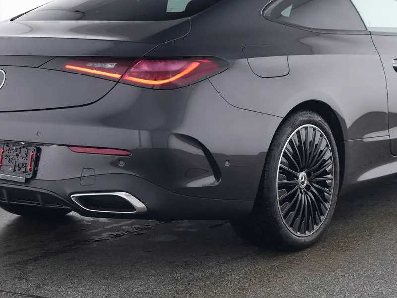 mercedes-benz cle 220 d coupe amg/night/panorama/memory/360°/19" - slika 4