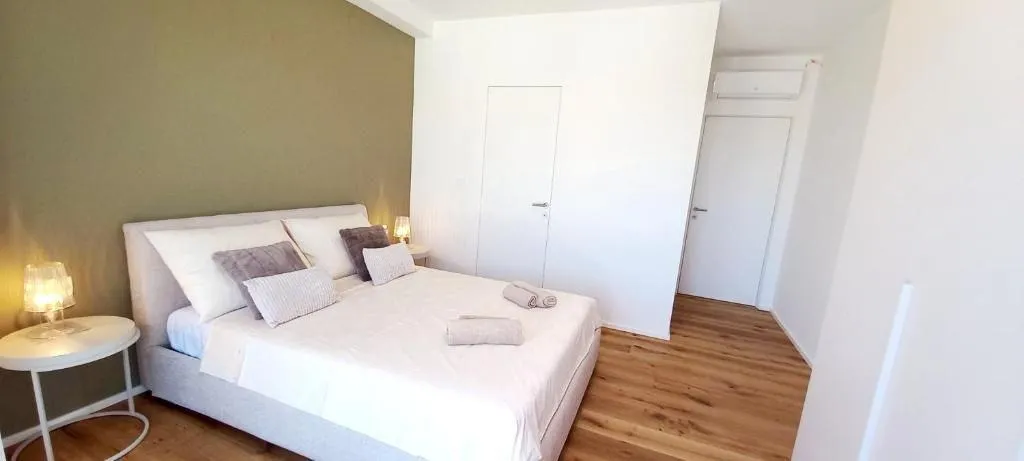 umag-moderna villa sa bazenom samo 900 m od plaže na prodaji (prodaja) - slika 14