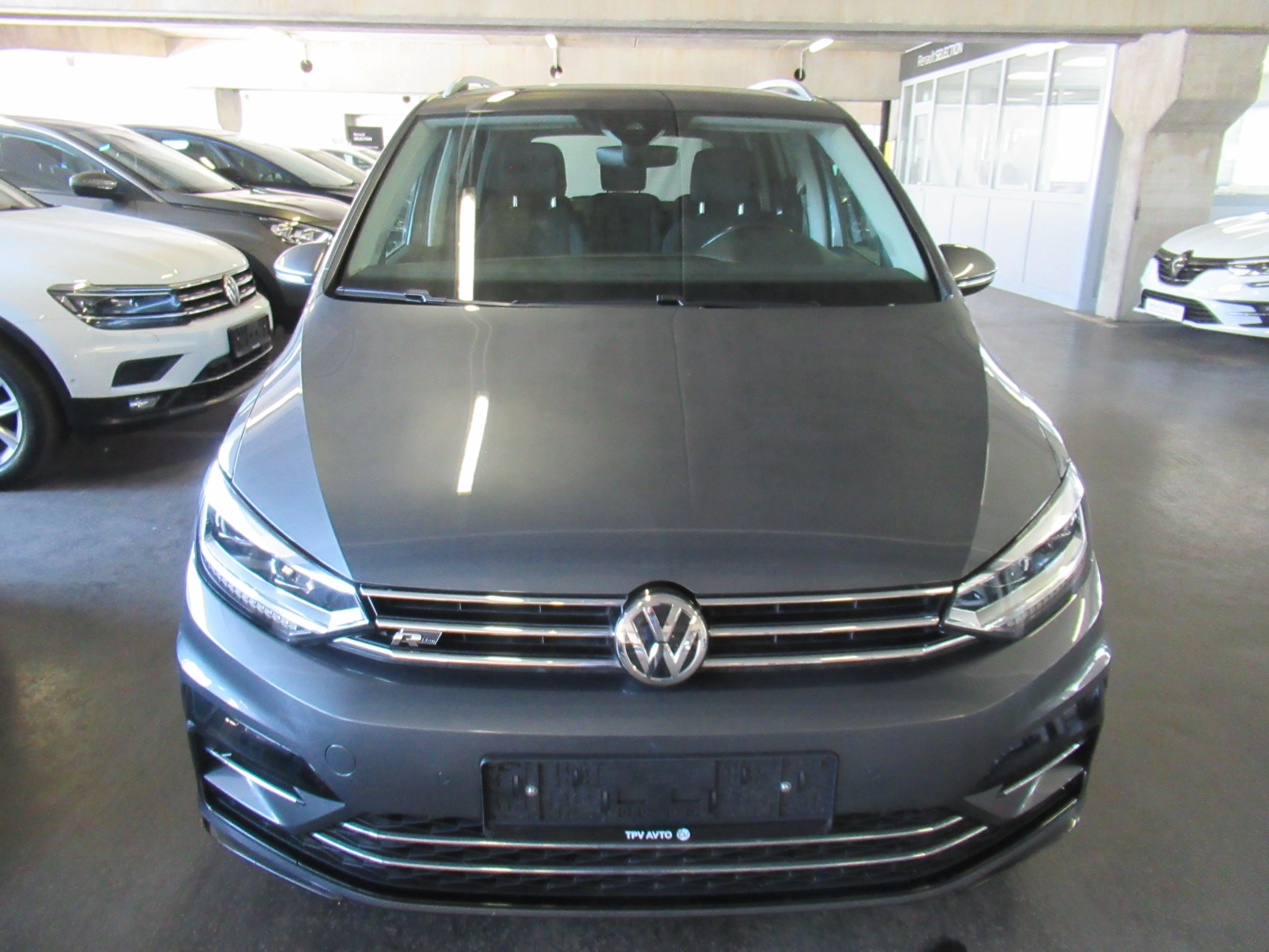 volkswagen touran 1.6 tdi r-line 1.vlastnik. full led. - slika 6