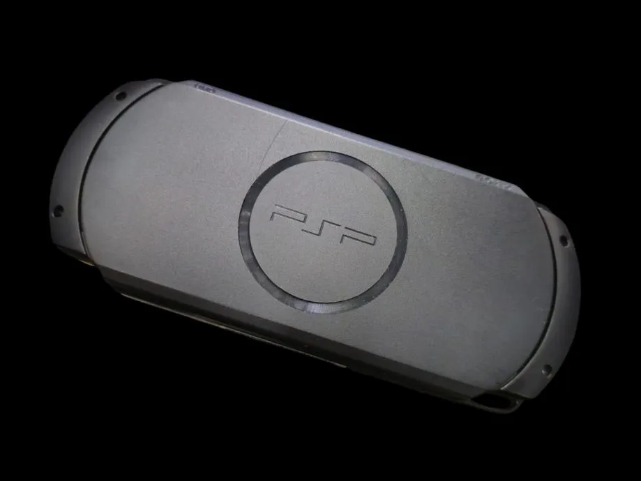 psp ( playstation portable) + 9 igara / r1, rate ! - slika 3