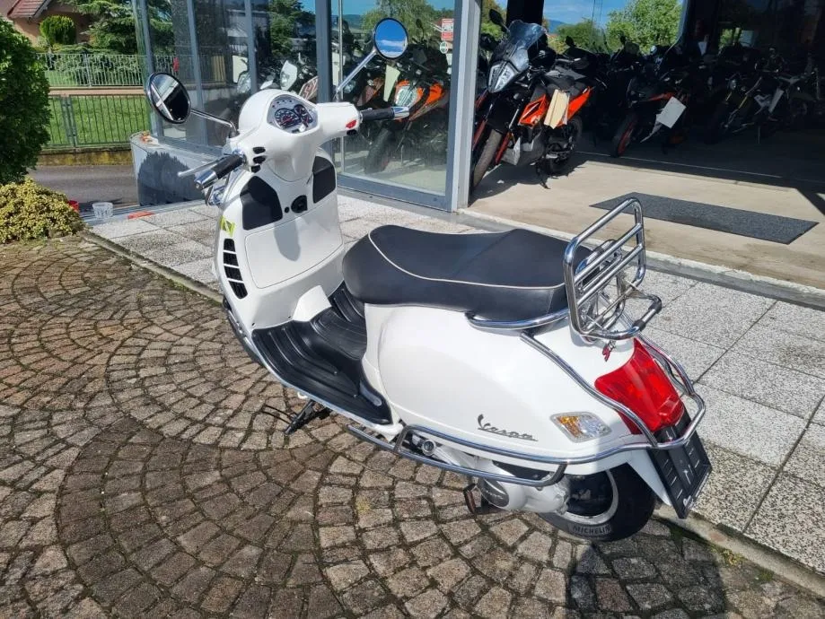 piaggio vespa gts 300 super, 2013 god. - slika 12