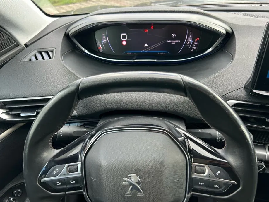 peugeot 3008 1,5 blue hdi 2022.,hr vozilo, servisna, navi, kamera.... - slika 15