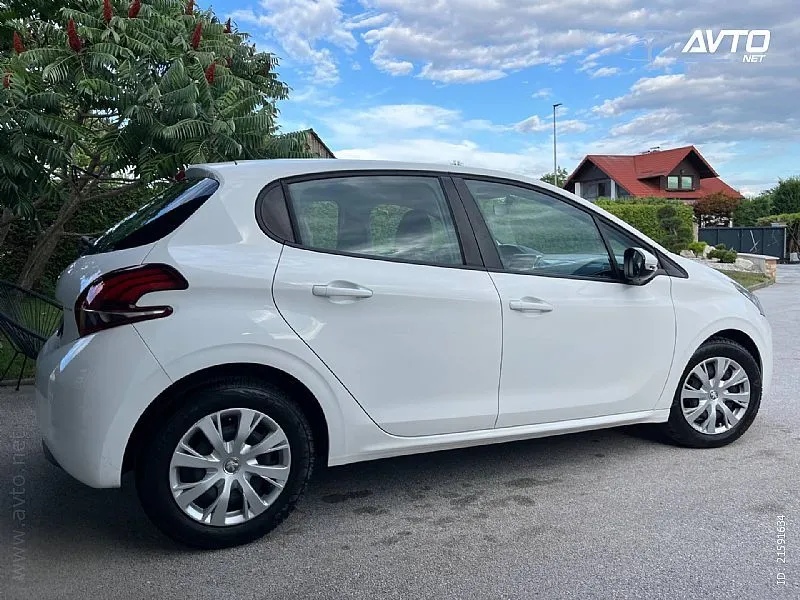 peugeot 208 1.2 puretech active-1 vl.-45.000 km-navi - slika 5