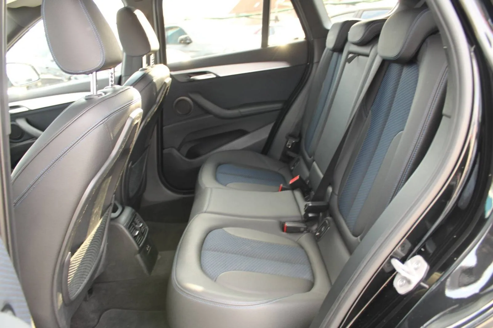 bmw x1 18d automatik ///m paket *led,navigacija,kamera* - slika 22