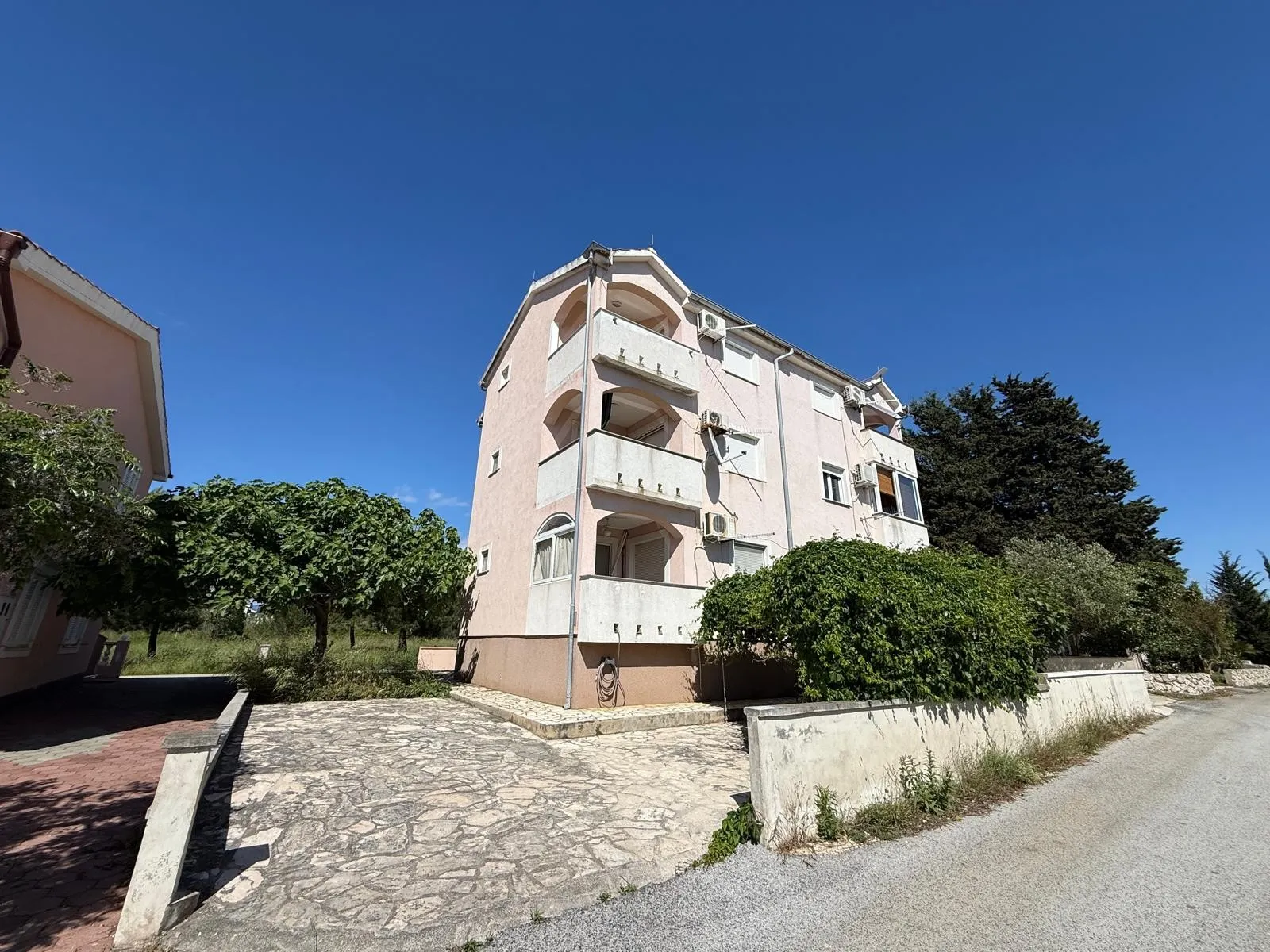 privlaka – apartman s pogledom na more, galerijom i 2 parking mjesta - slika 2