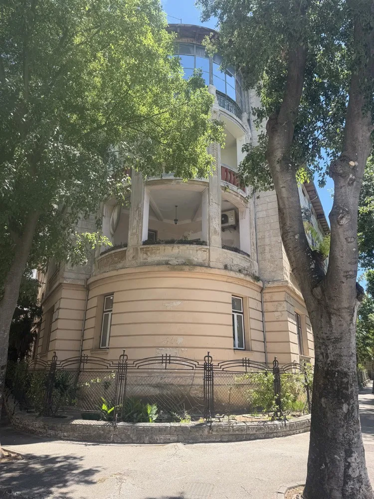 villa münz, stan sa zaobljenom lođom, 2. kat, 147 m2, blizina arene, - slika 1