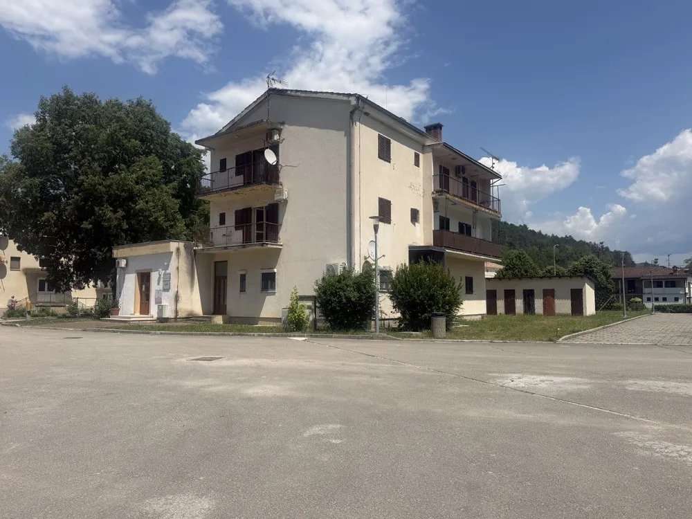 Stan u stambenoj zgradi na 2.katu, 55 m2 u Livadama ( SL-001) - Livade, Oprtalj