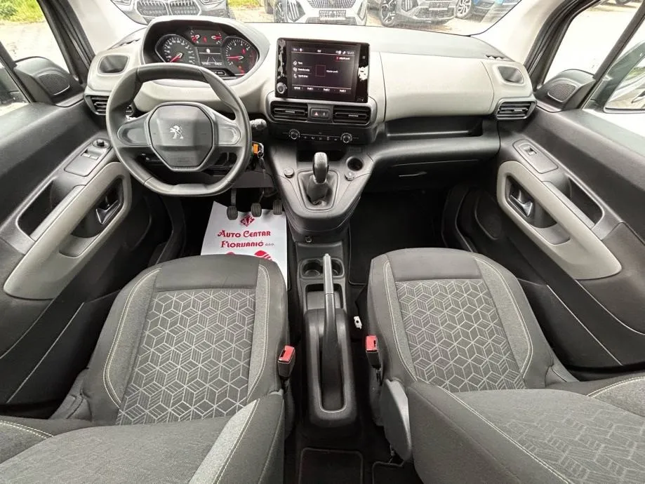 peugeot rifter 1,5 bluehdi 2020.,7-sjedala, navi, park senz, tempomat - slika 10