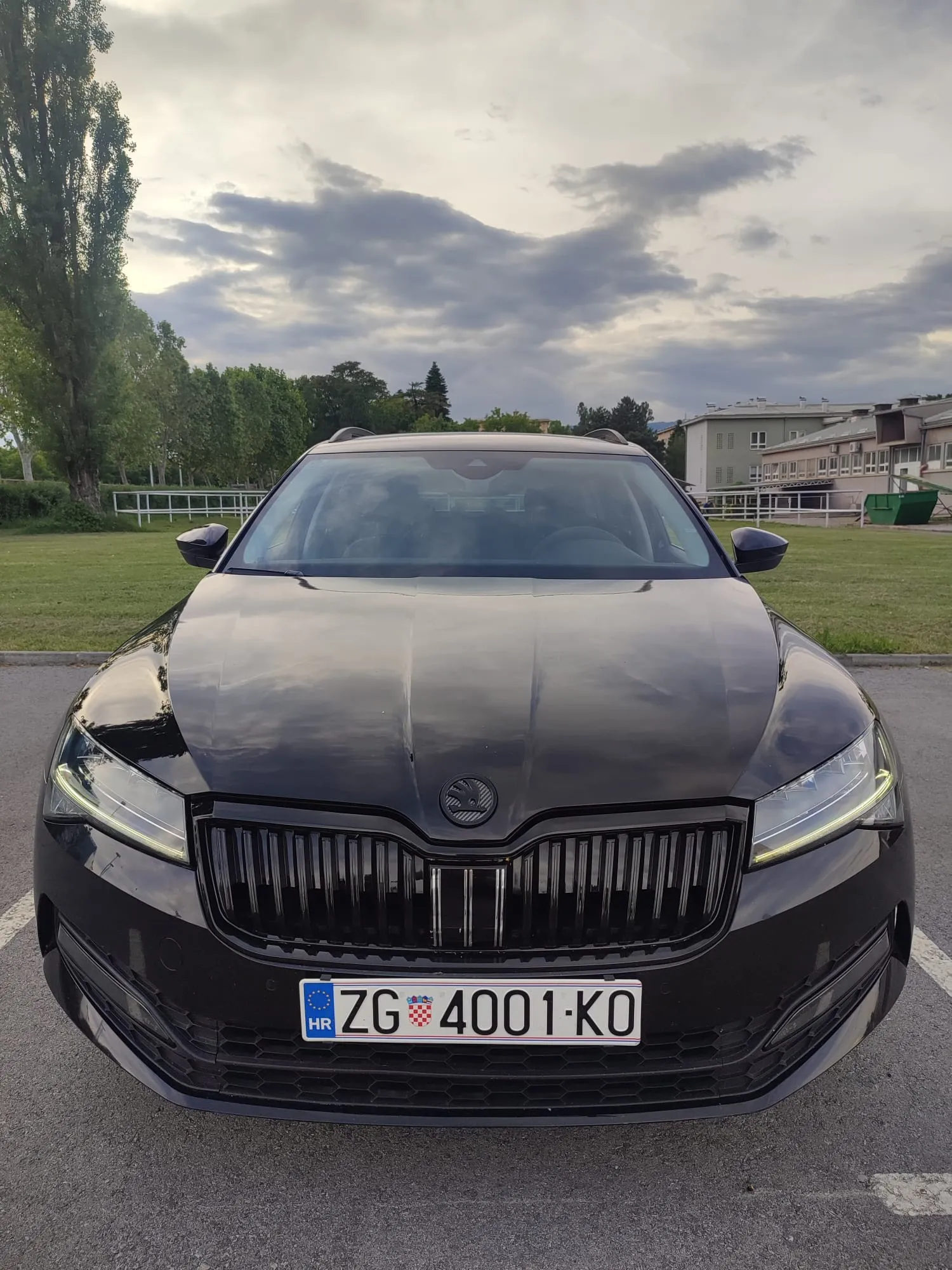 škoda superb 2023 | 2 seta alu felgi+ljetne i zimske gume | top stanje - slika 4
