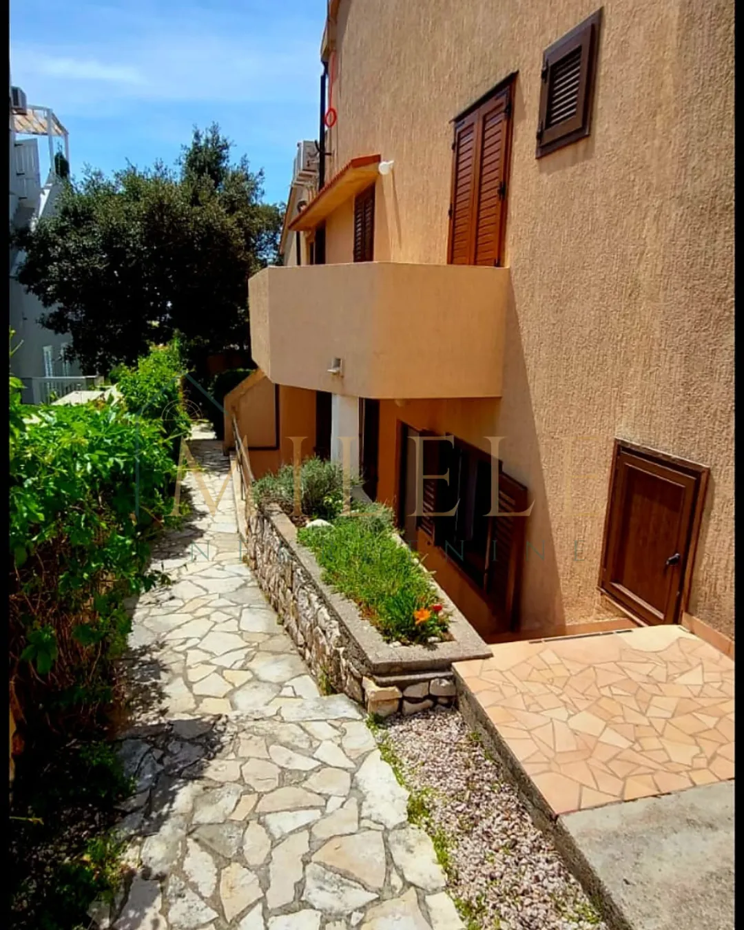 apartman na prodaju - slika 9