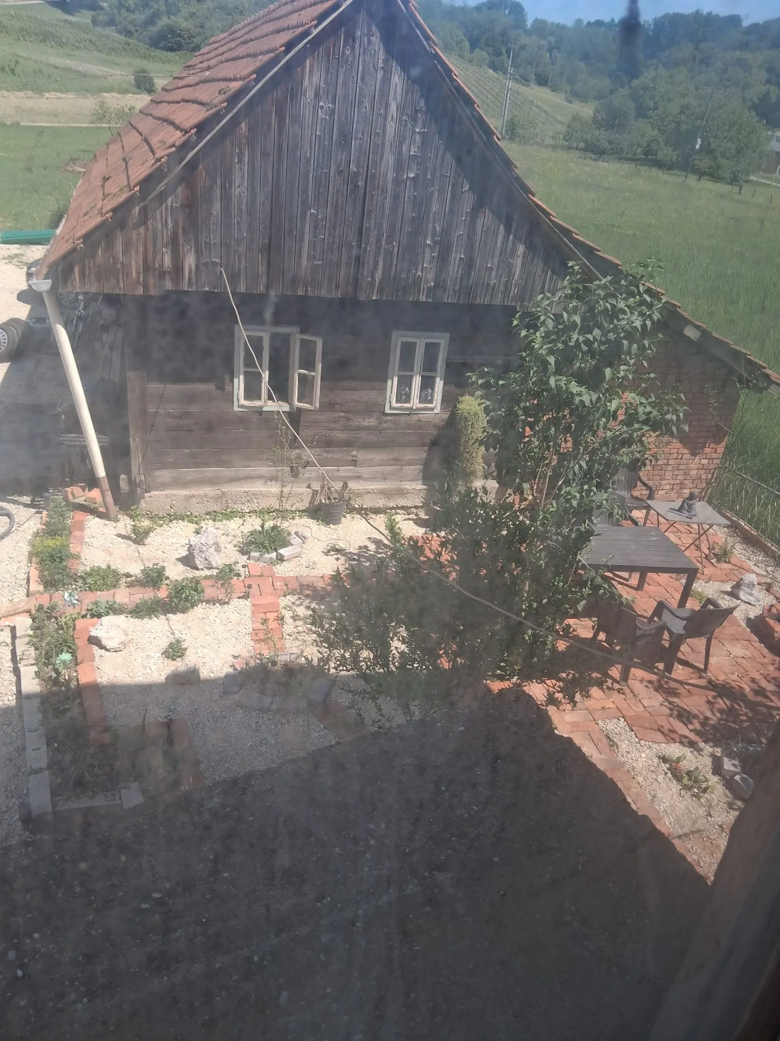 prodajem kucu donja pušća s puno potencijala - slika 15