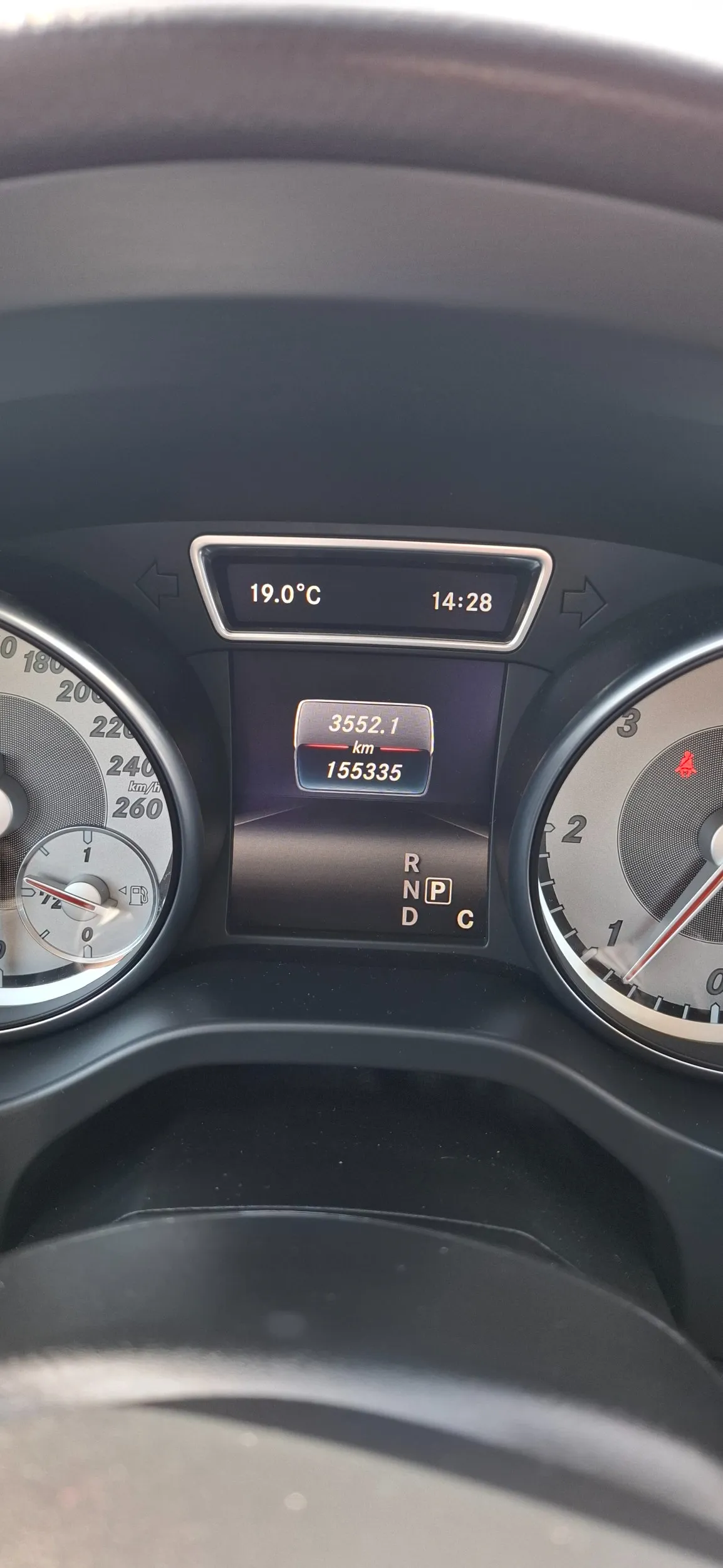 mercedes gla 200d automatik 2016 god - slika 9