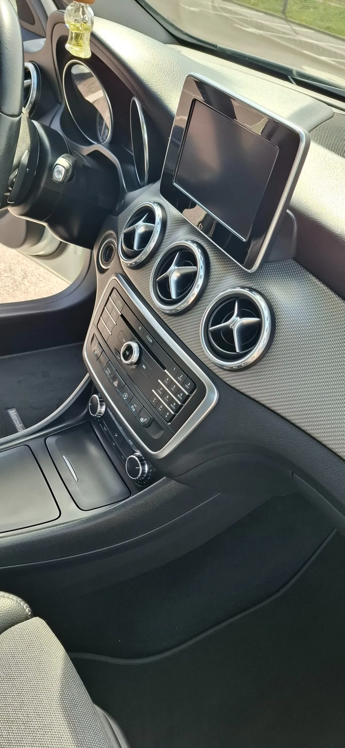 mercedes gla 200d automatik 2016 god - slika 6
