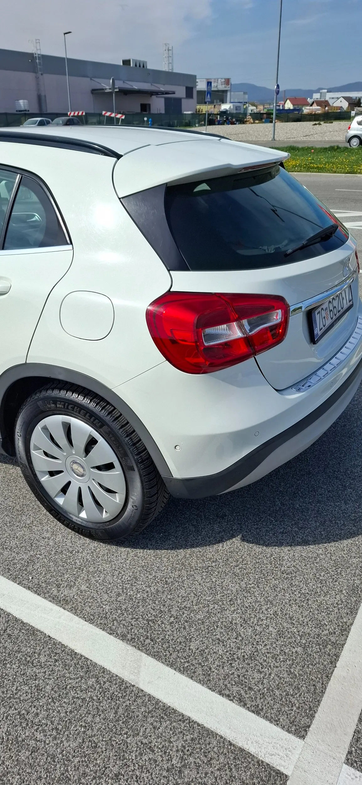mercedes gla 200d automatik 2016 god - slika 3