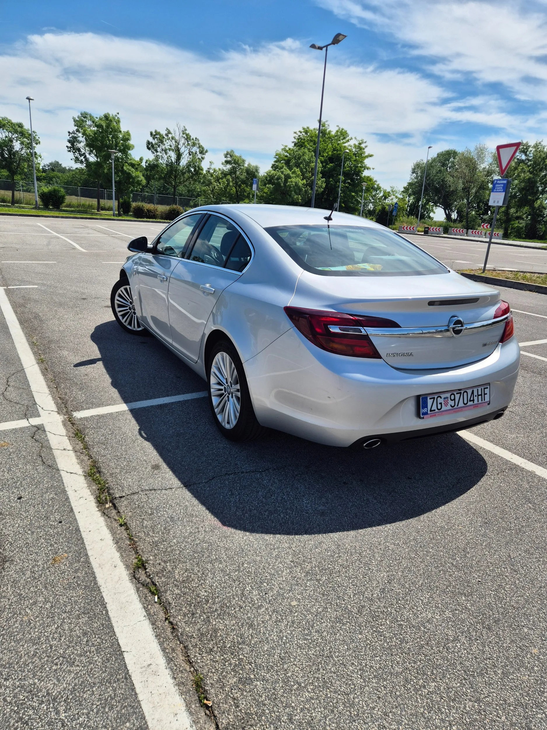 opel insignia 2.0cdti biturbo automatik - slika 9