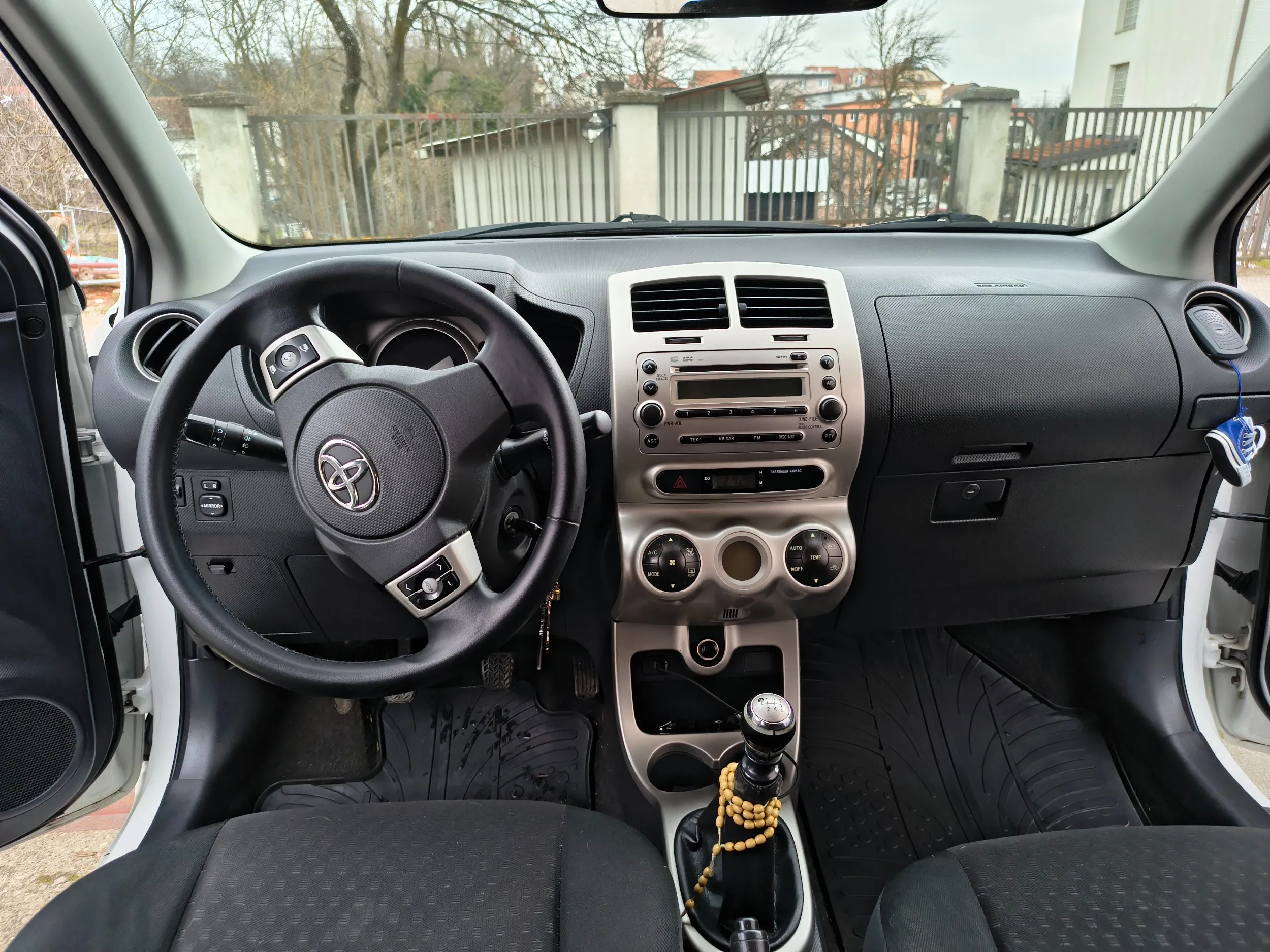 toyota urban cruiser - slika 7