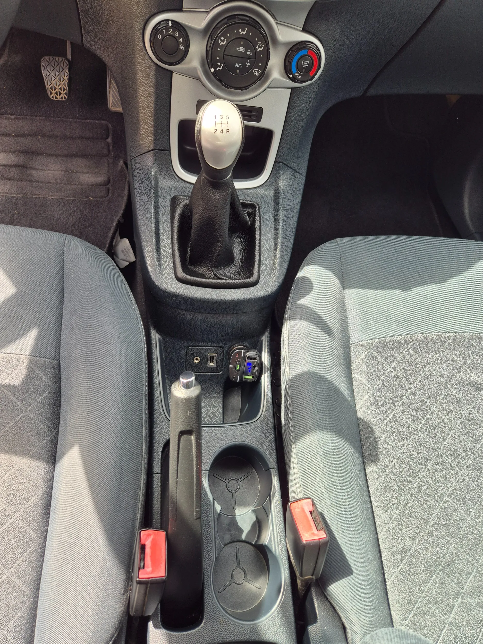 ford fiesta 1.4 tdci 2012. godište - slika 13