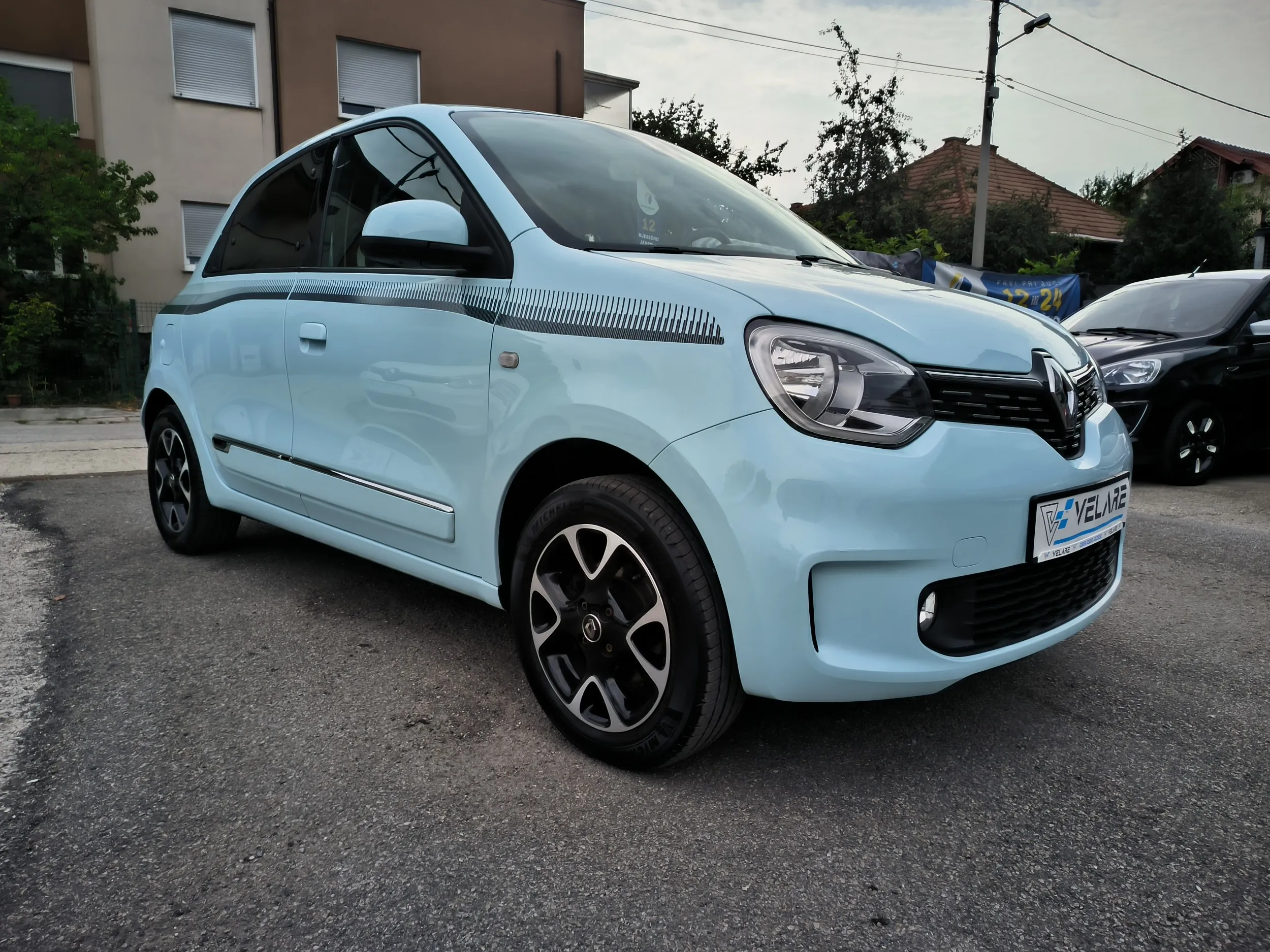 renault twingo 1.0 intens, servisna, jamstvo, reg. 1 godinu - slika 3