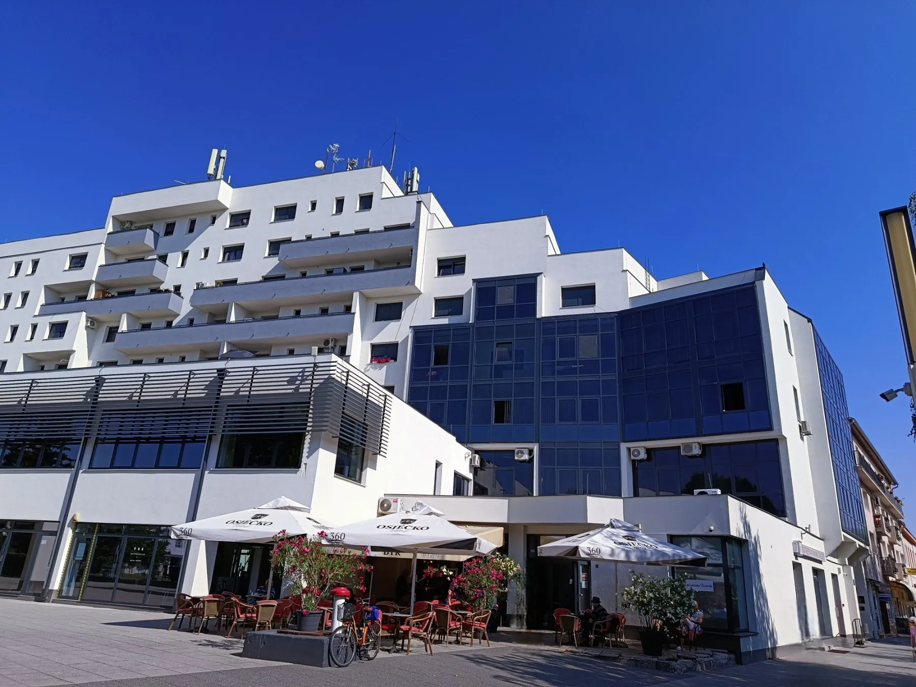 p r i l i k a !! beli manastir,strogi centar : poslovni prostor 186 m² - slika 8