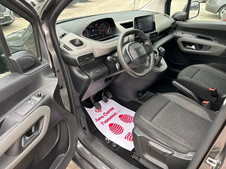 peugeot rifter 1,5 bluehdi 2020.,7-sjedala, navi, park senz, tempomat - slika 12