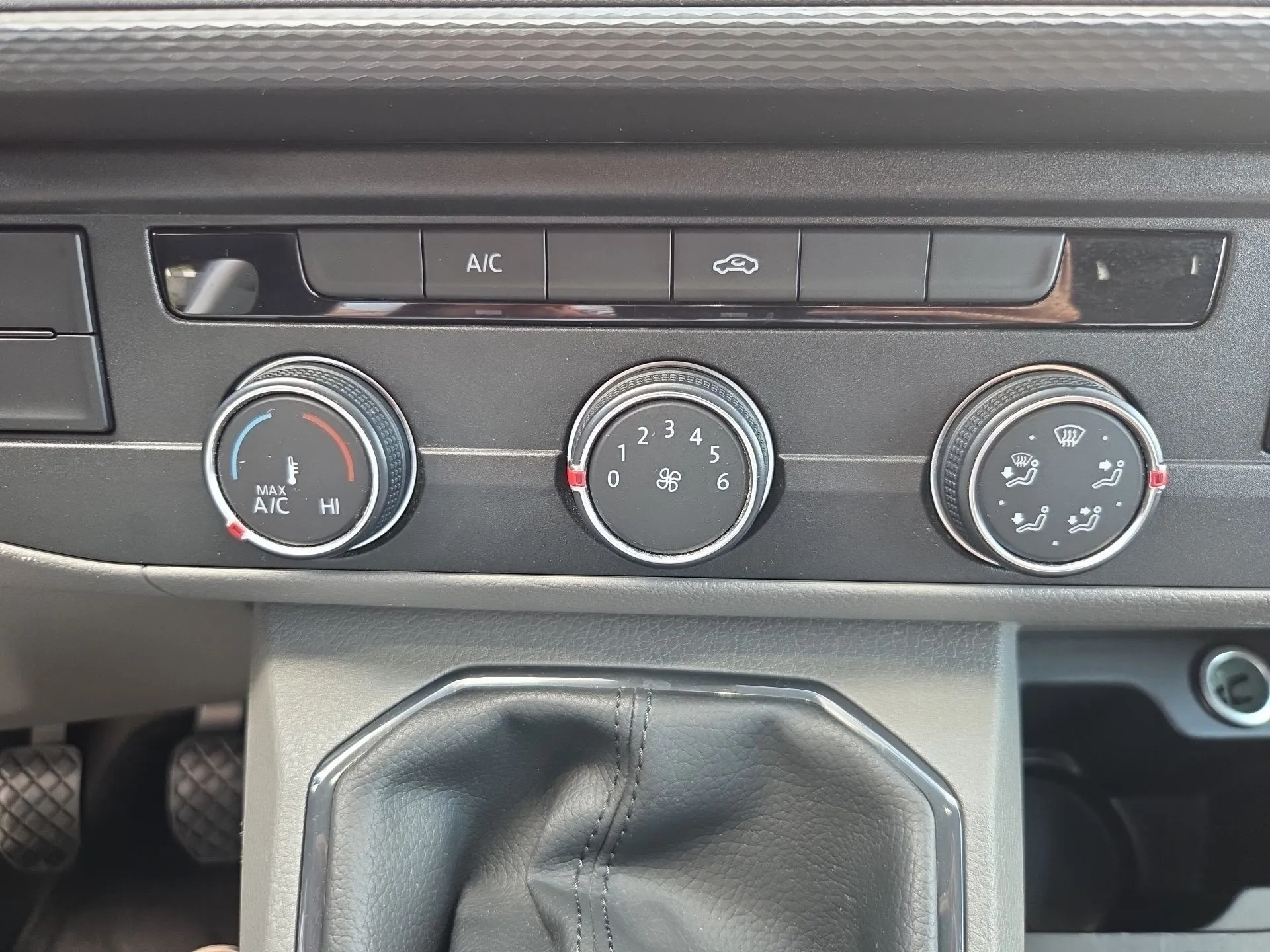 volkswagen transporter 2.0 tdi 15300 eura +pdv - slika 10