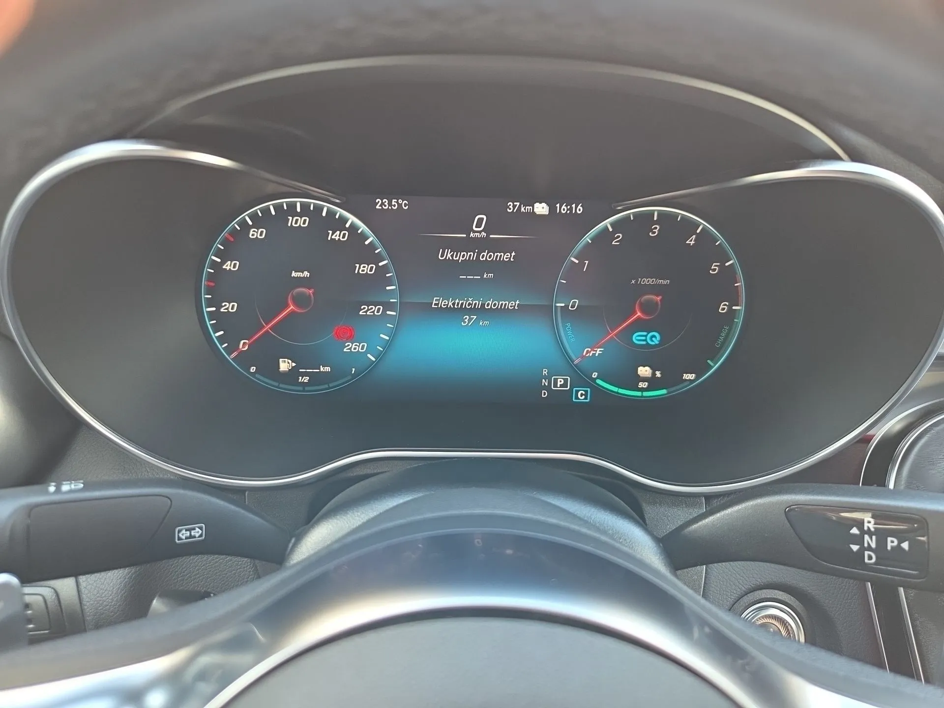 mercedes-benz glc plug-in hibrid 300de amg *registrirano* - slika 12