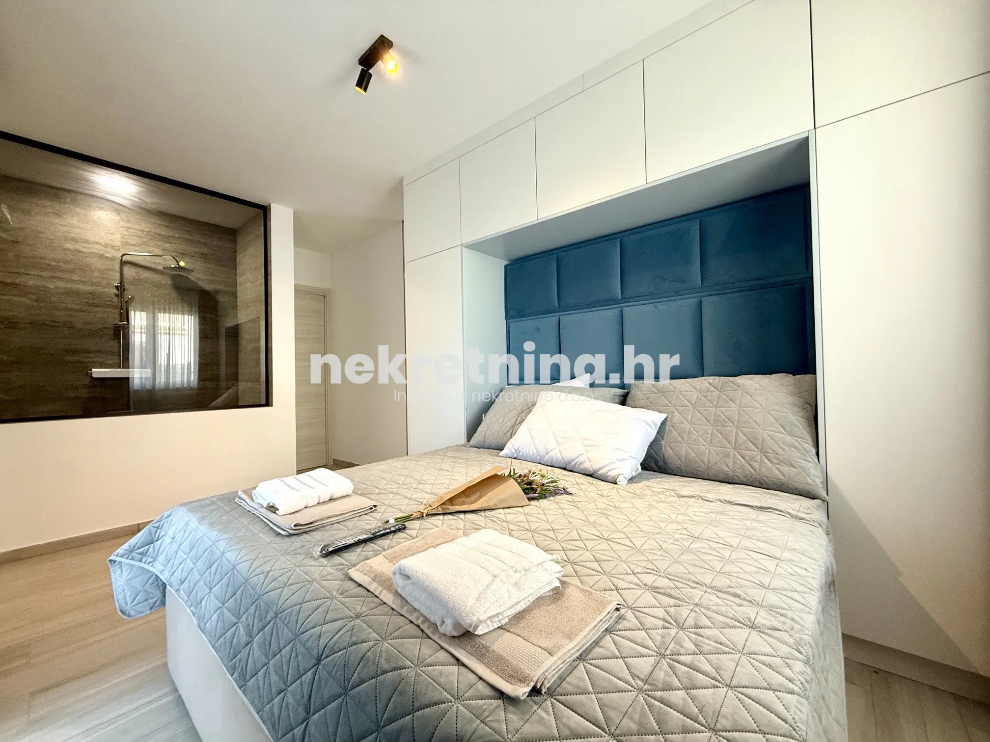 prodaja - trosobni stan: poreč, 105m2 + spremište 30m2, novogradnja - slika 14